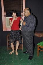 Mona Vasu, Saurabh Shukla at Two To Tango Three to Jive play in Bandra, Mumbai on 26th Aug 2012 (107).JPG
